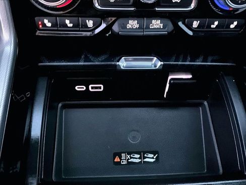 Used 2023 GMC Yukon Denali image 28