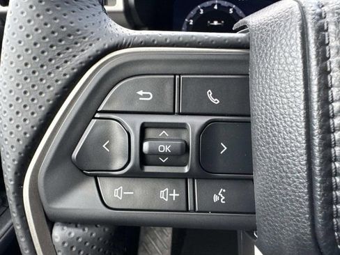 New 2025 Toyota 4Runner Limited AWD/4WD image 27