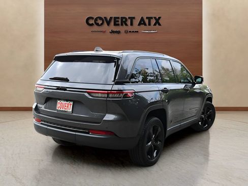 Used 2023 Jeep Grand Cherokee Altitude AWD/4WD image 5