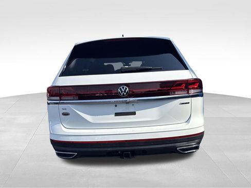 Used 2025 Volkswagen Atlas SE AWD/4WD image 4