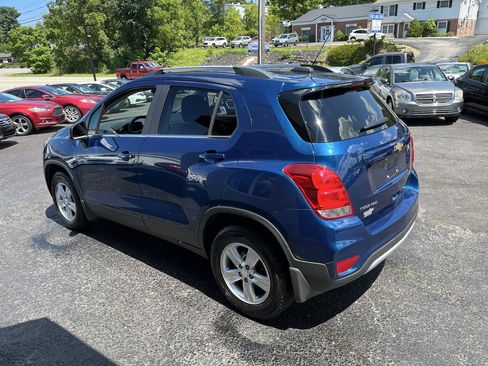 Used 2020 Chevrolet Trax LT w/ LPO, Protection Package AWD/4WD image 9