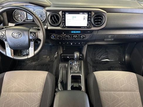 Used 2023 Toyota Tacoma TRD Off-Road w/ Technology Package AWD/4WD image 15