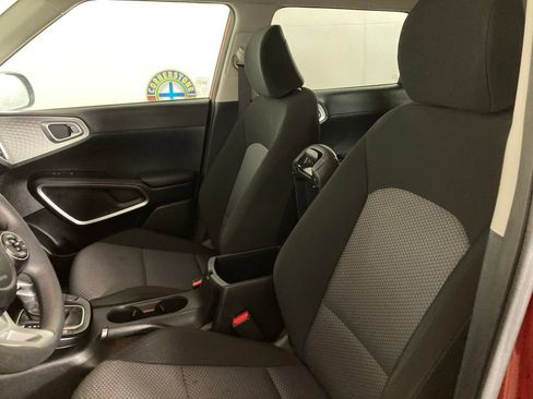 Certified 2021 Kia Soul LX image 9
