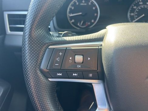 Used 2024 Mitsubishi Outlander SE image 16