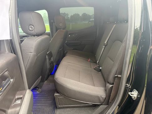 Used 2024 Chevrolet Colorado LT w/ LT Convenience Package RWD image 12