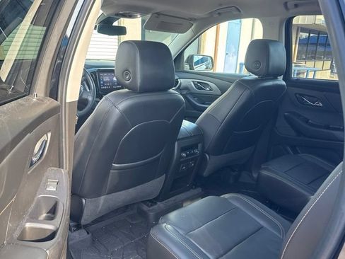 Used 2021 Chevrolet Traverse RS FWD image 5