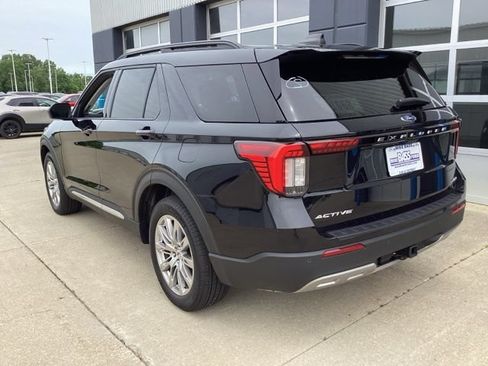 Used 2025 Ford Explorer Active w/ Active Comfort Package AWD/4WD image 10
