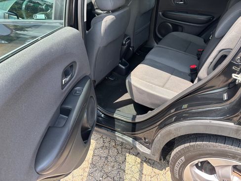 Used 2020 Honda HR-V LX image 10