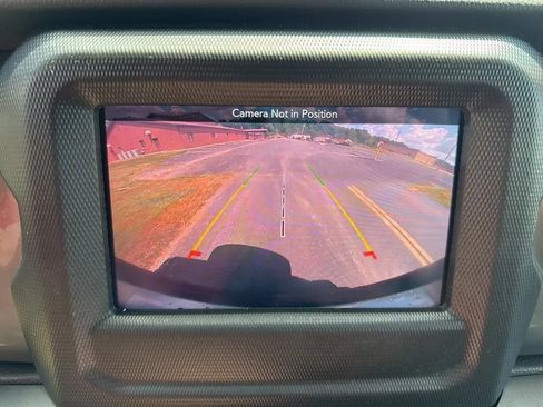 Used 2021 Jeep Wrangler Unlimited Sahara image 21