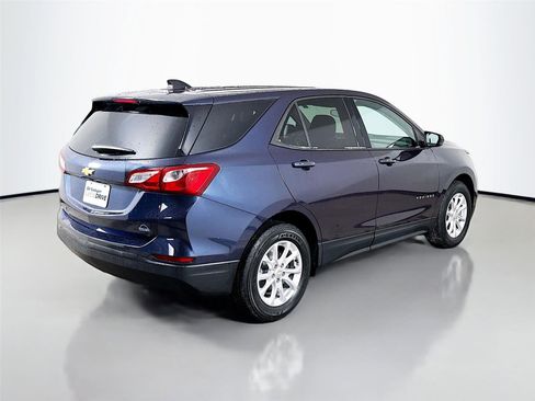 Used 2019 Chevrolet Equinox LS w/ LS Convenience Package image 9