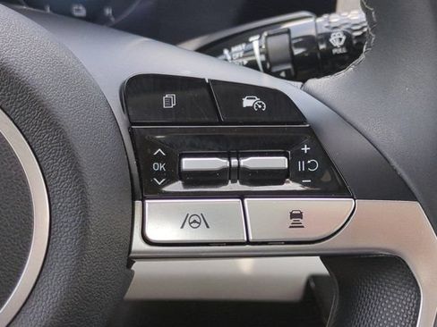 Used 2025 Hyundai Elantra Limited FWD image 26
