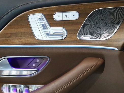 Used 2024 Mercedes-Benz GLS 450 4MATIC w/ AMG Line Exterior image 3