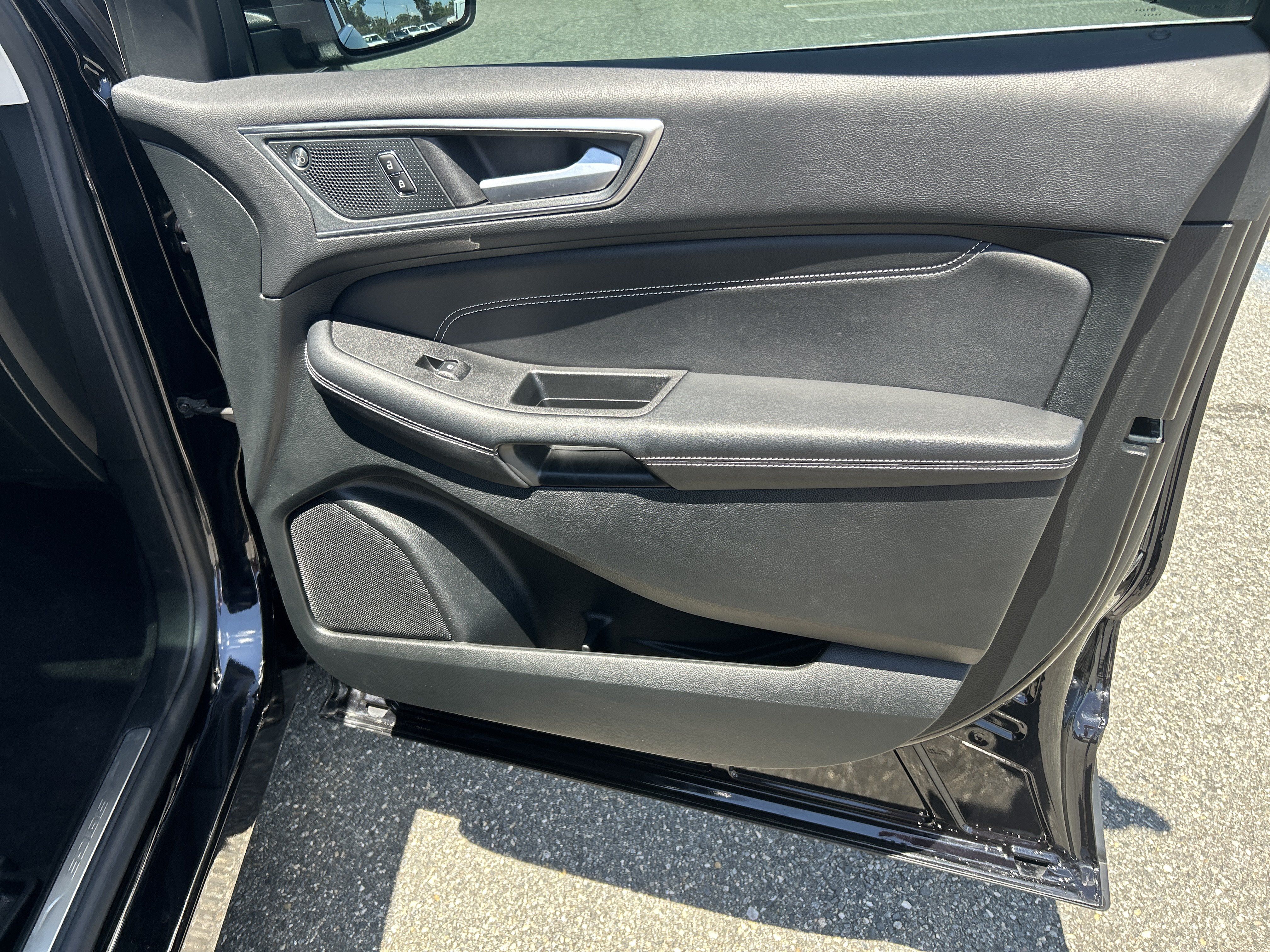 Certified 2024 Ford Edge Titanium AWD/4WD image 20