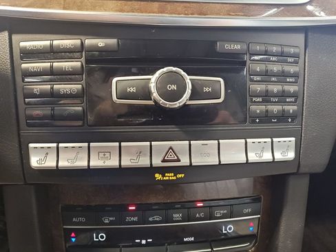 Used 2014 Mercedes-Benz E 350 Sedan image 23