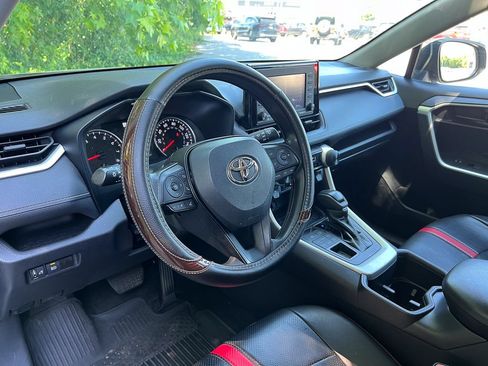 Used 2022 Toyota RAV4 LE AWD/4WD image 15