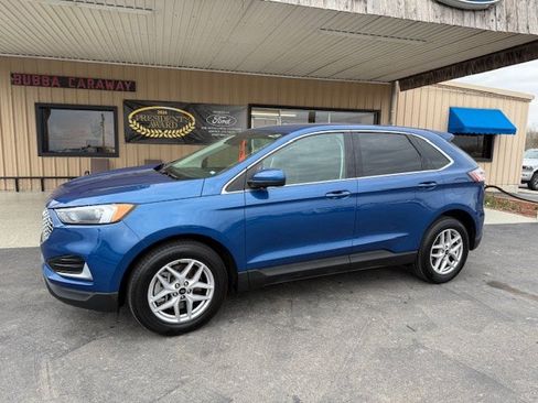 Used 2024 Ford Edge SEL image 2