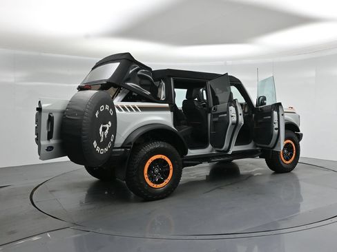 Used 2023 Ford Bronco Badlands w/ Sasquatch Package AWD/4WD image 6