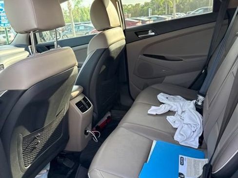 Certified 2021 Hyundai Tucson Limited FWD image 4