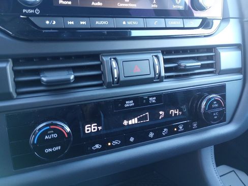 New 2025 Nissan Pathfinder S image 17