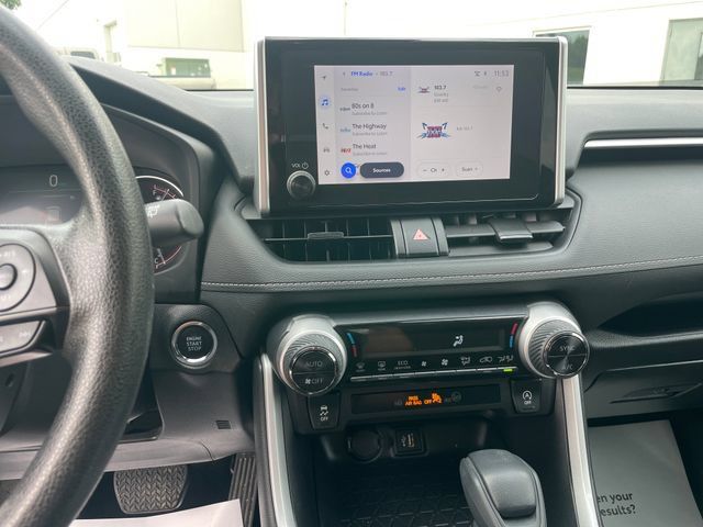 Used 2025 Toyota RAV4 XLE AWD/4WD image 19