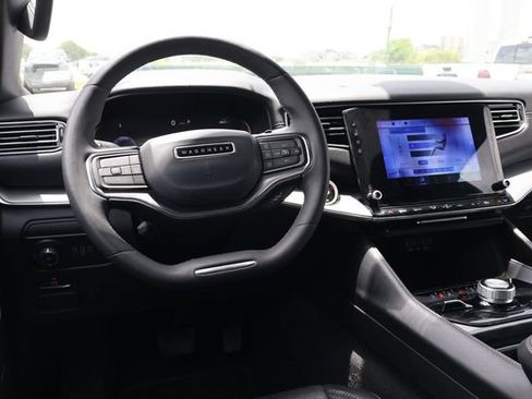 Used 2024 Jeep Wagoneer Series II AWD/4WD image 11