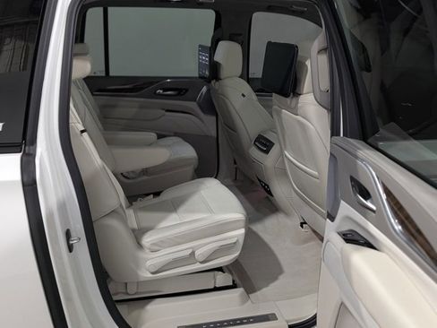 Certified 2024 Cadillac Escalade ESV Sport Platinum w/ LPO, ONYX Package image 10