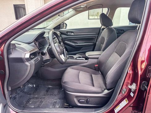 Used 2024 Nissan Altima 2.5 SV image 20