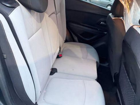 Used 2019 Chevrolet Trax LT image 15