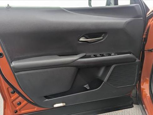 Used 2019 Lexus UX 200 F Sport w/ F Sport Premium Package FWD image 11