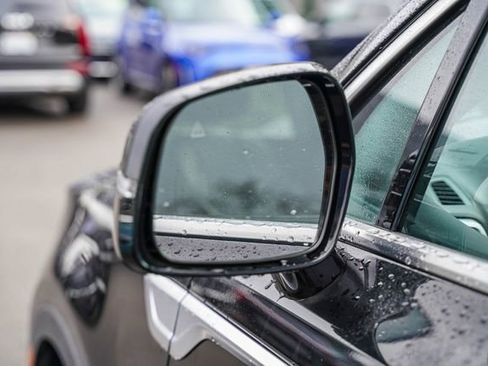 Certified 2023 Kia Sorento EX image 9