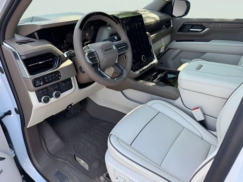 New 2026 GMC Yukon Denali w/ Denali Reserve Package AWD/4WD image 7