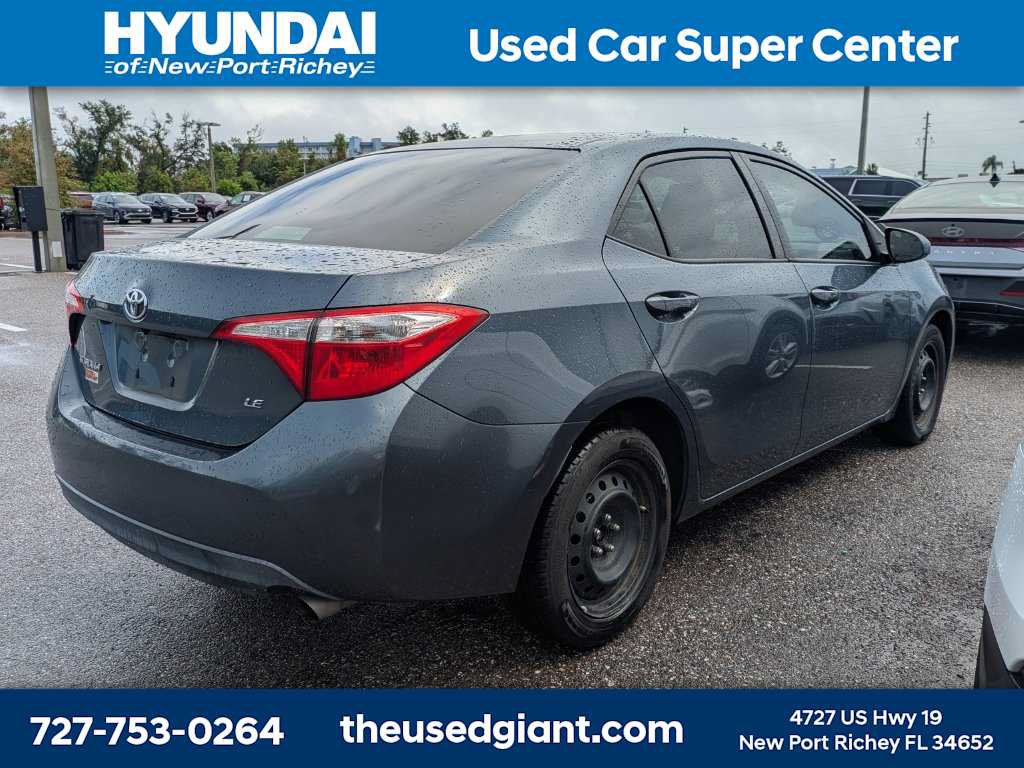 Used 2016 Toyota Corolla LE FWD image 2