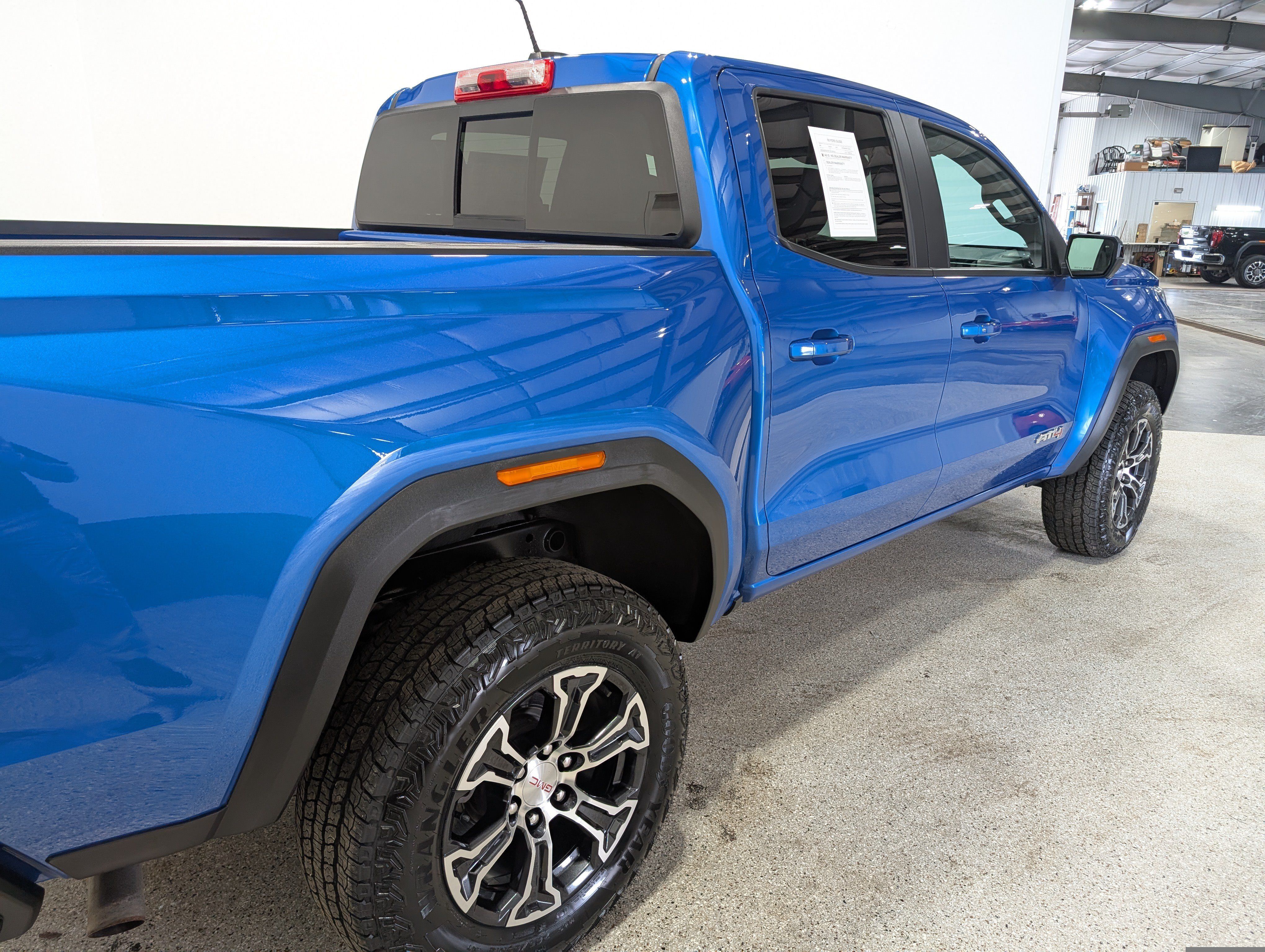 Used 2023 GMC Canyon AT4 w/ Technology Package AWD/4WD image 3
