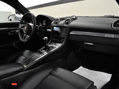 Used 2025 Porsche 718 Cayman RWD image 20