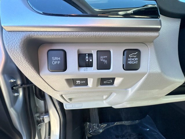 Used 2017 Subaru Forester 2.5i Limited AWD/4WD image 19