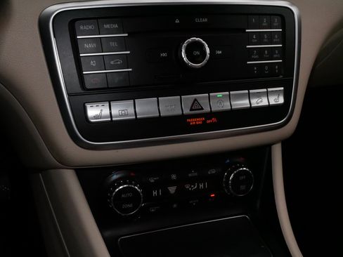 Used 2019 Mercedes-Benz GLA 250 GLA 250 image 23