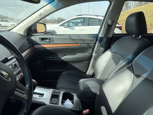 Used 2014 Subaru Outback 2.5i Limited image 8