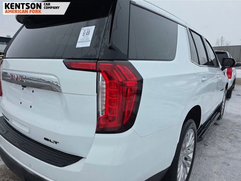 Used 2024 GMC Yukon SLT w/ SLT Luxury Package image 2