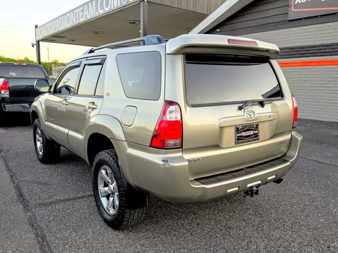 Used 2008 Toyota 4Runner Limited AWD/4WD image 3