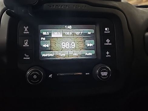 Used 2017 Jeep Renegade Trailhawk image 7