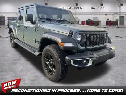 Used 2024 Jeep Gladiator Sport