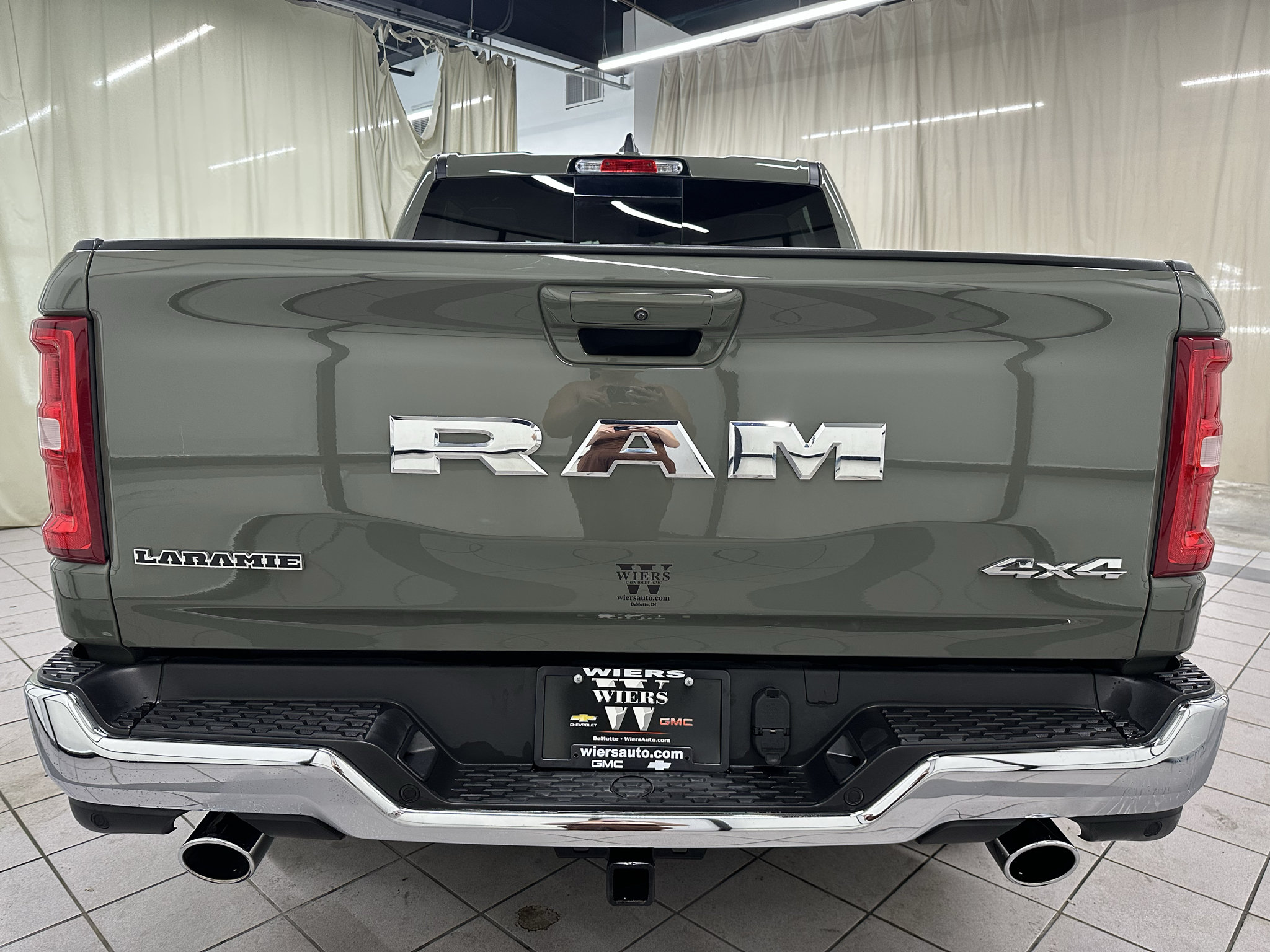 Used 2026 RAM 1500 Laramie AWD/4WD image 6