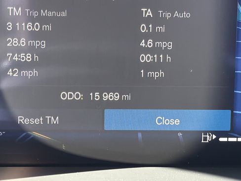 Certified 2025 Volvo XC60 B5 Plus image 21