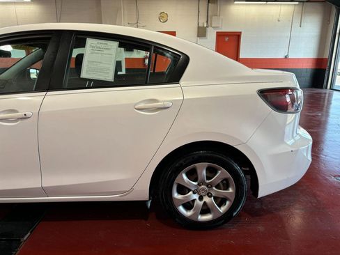 Used 2013 MAZDA MAZDA3 i Sport image 10