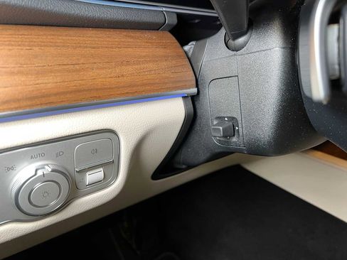 Used 2025 Mercedes-Benz GLE 450 4MATIC image 27