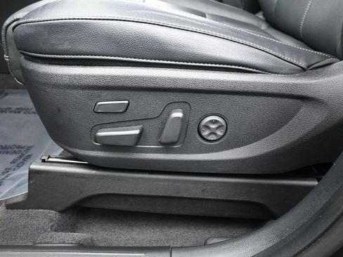 Used 2025 Kia Telluride SX w/ SX Captain's Chair Package image 19