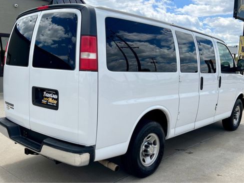 Used 2016 Chevrolet Express 2500 LT w/ LT Preferred Equipment Group RWD image 7