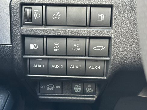 Certified 2025 Toyota 4Runner Trailhunter image 34