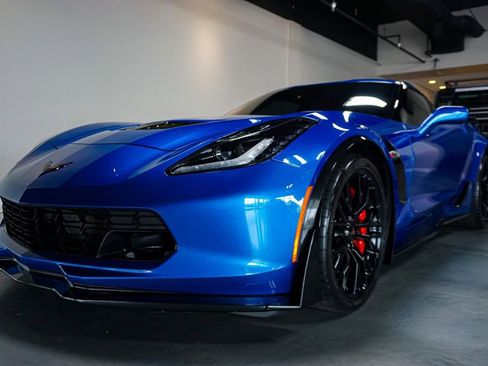 Used 2015 Chevrolet Corvette Z06 w/ Z07 Performance Package RWD image 47
