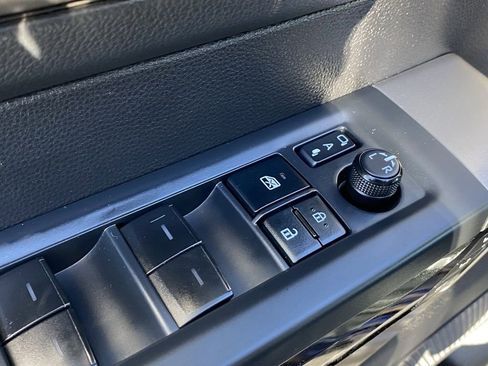 Used 2022 Toyota Tundra Limited image 23